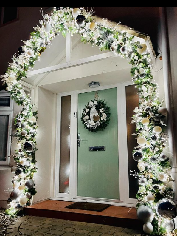 White Christmas doorscape Kent